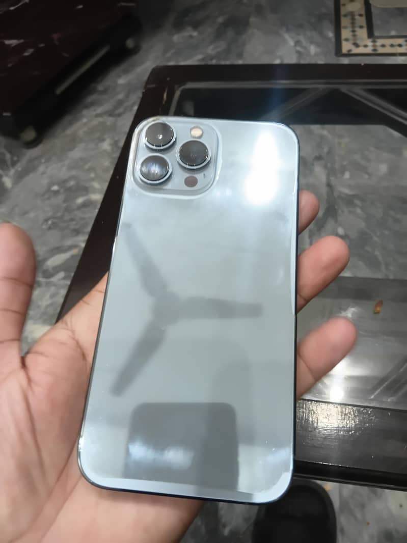 Apple iPhone 13 Pro Max 1