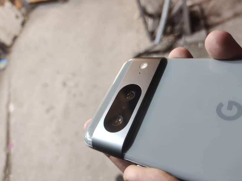 Google Pixel 8 6