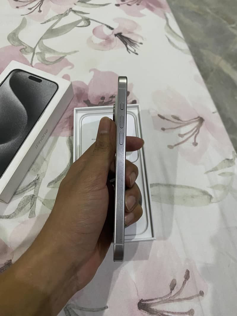 Apple iPhone 15 Pro Max 1