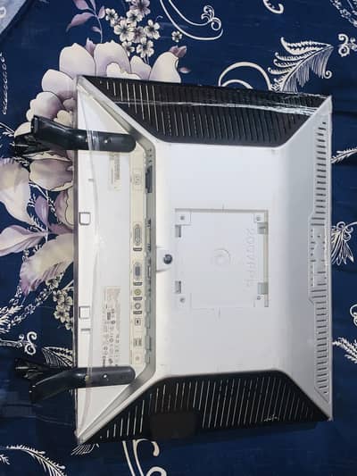 Dell 20 Inch LCD Monitor - Brand New Condition 10/10