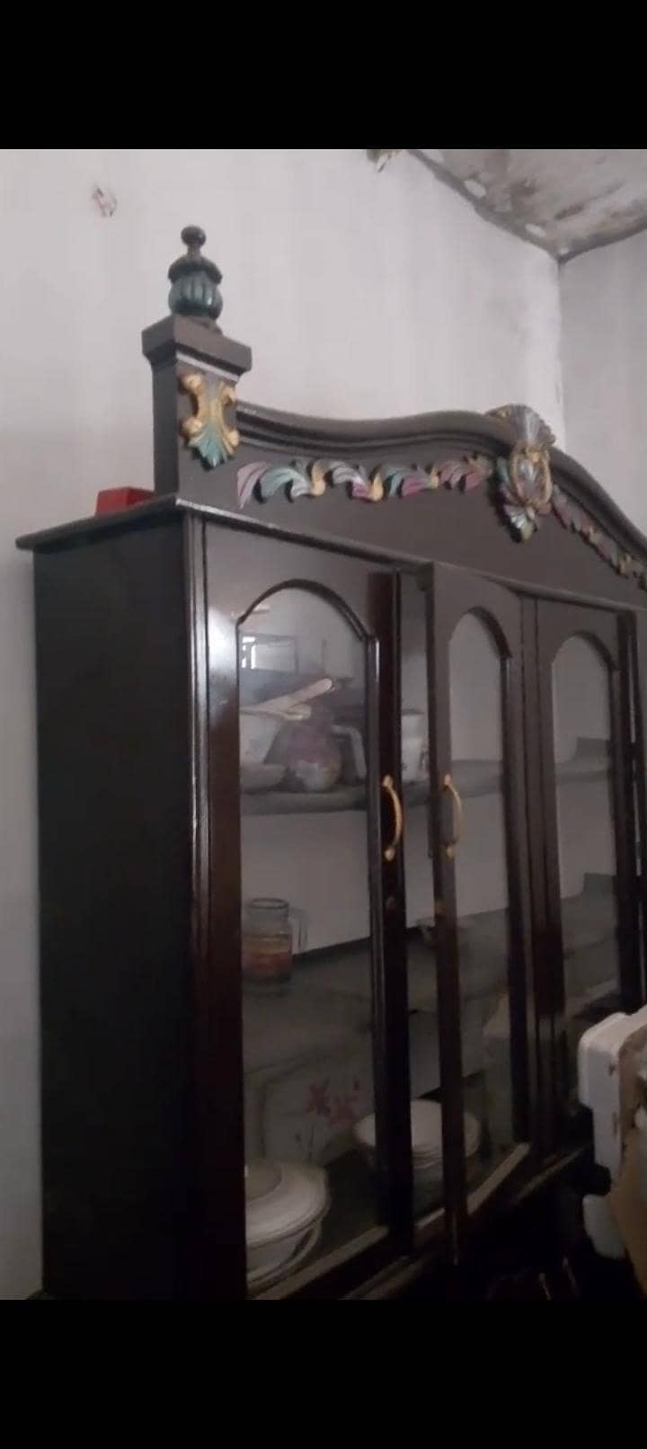 Showcase And Dressing 1