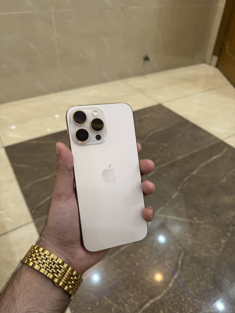 Apple iPhone 16 Pro Max jv 0