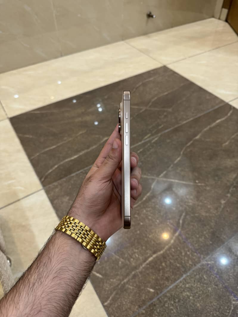Apple iPhone 16 Pro Max jv 5