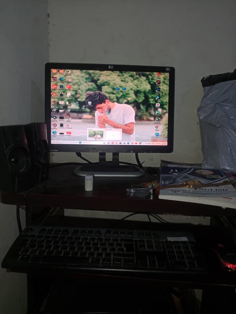 full computer setup  gaming PC 0