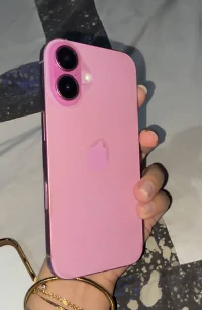 Apple iPhone 16