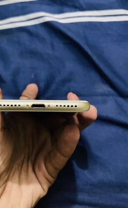 Apple iPhone 7 5