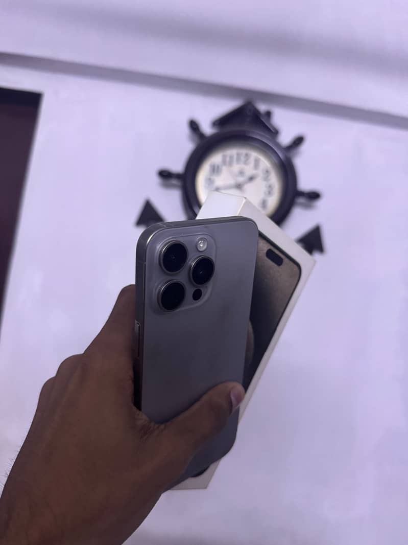Apple iPhone 15 Pro Max 0
