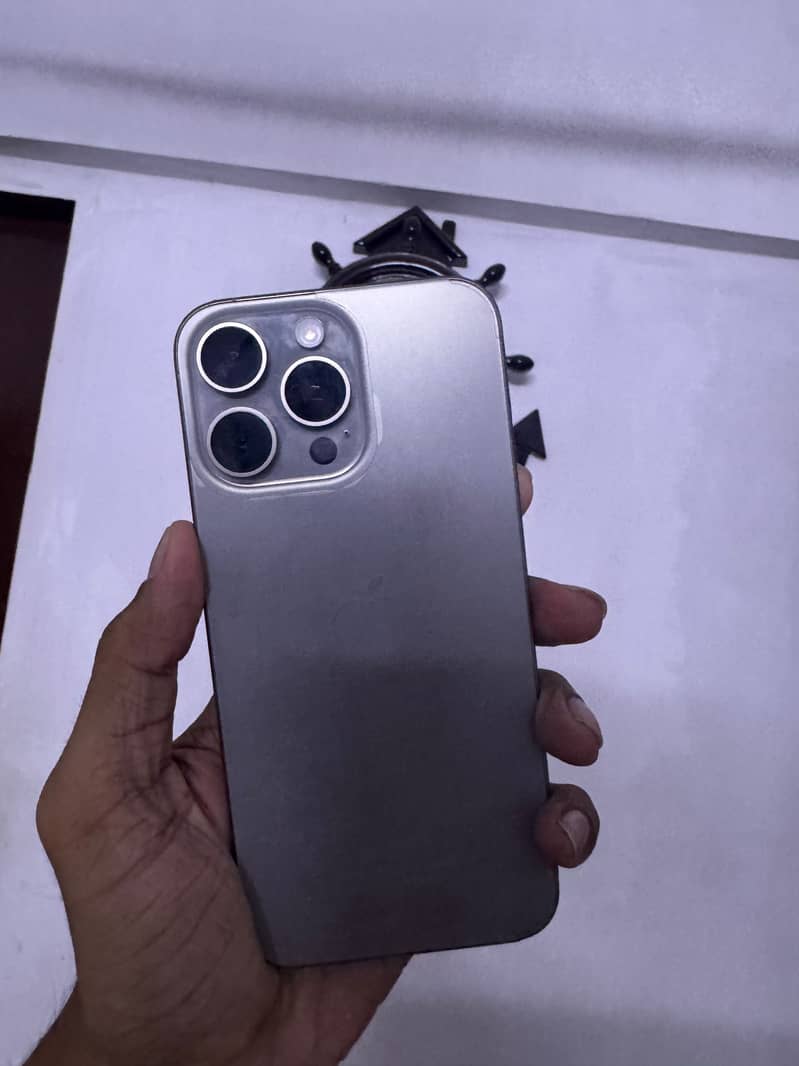 Apple iPhone 15 Pro Max 1