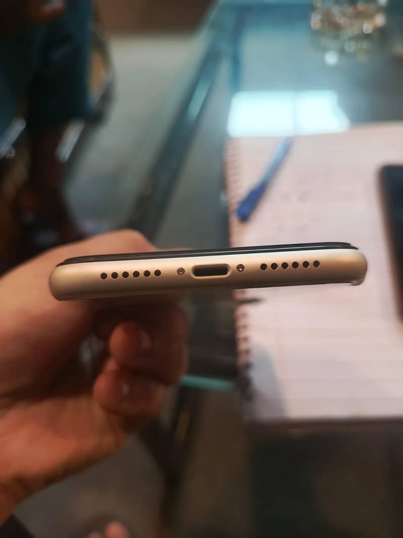 Apple iPhone 11 5