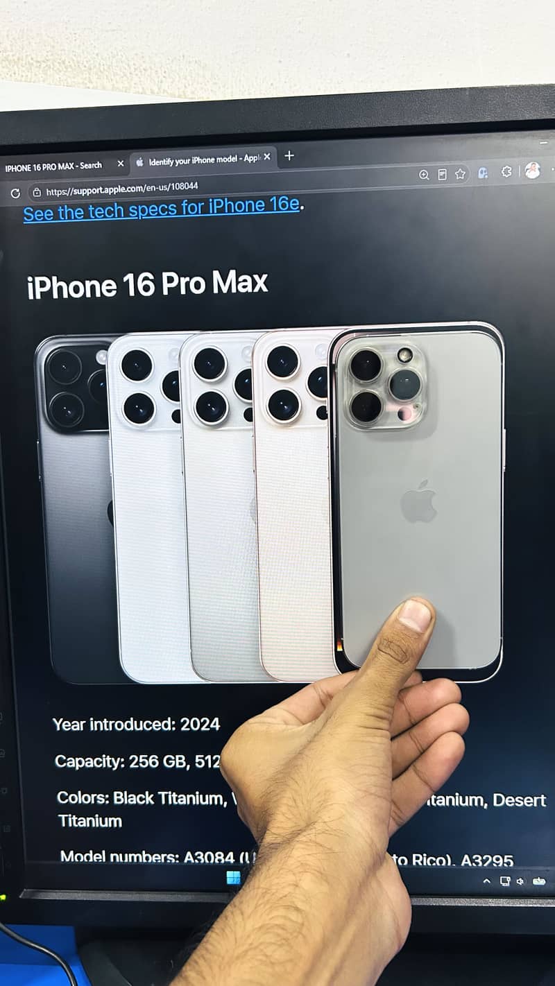 Apple iPhone 16 Pro Max 0