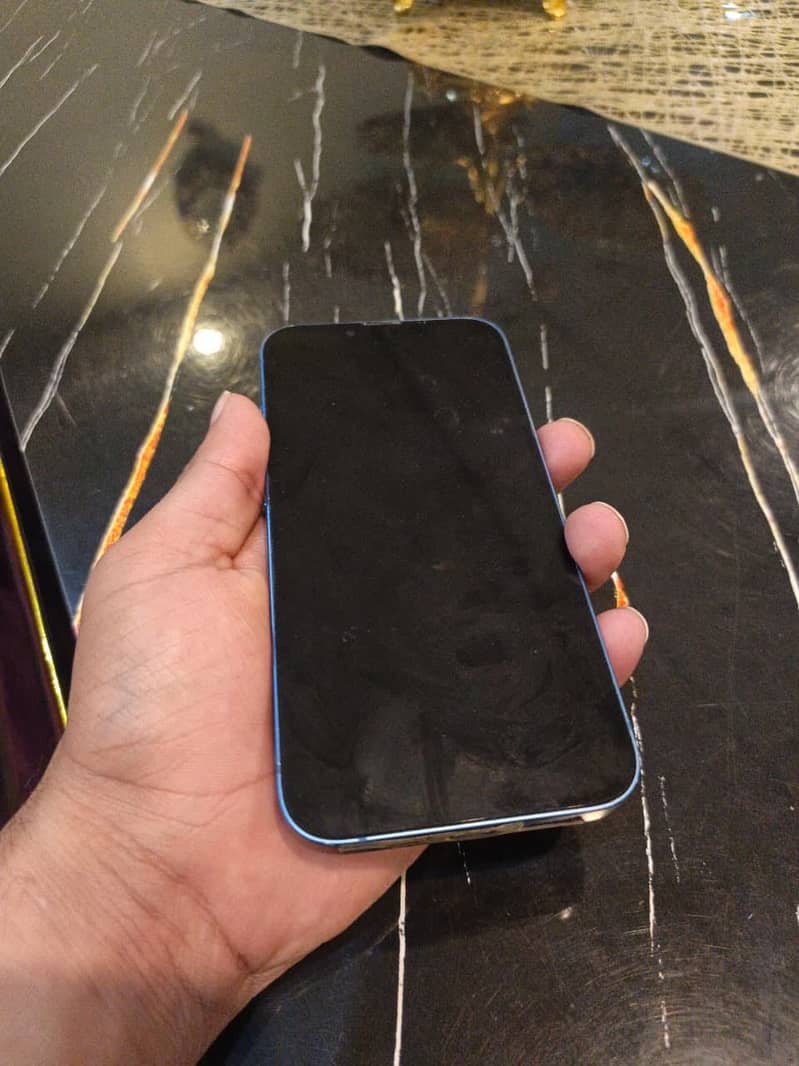 Apple iPhone 13 1