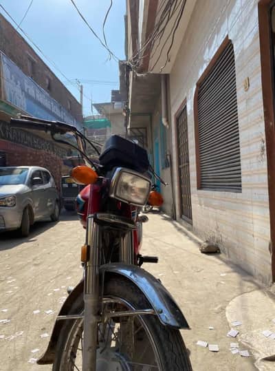 Honda 125 2024 model for sale urgent paison ki zarrorat ha