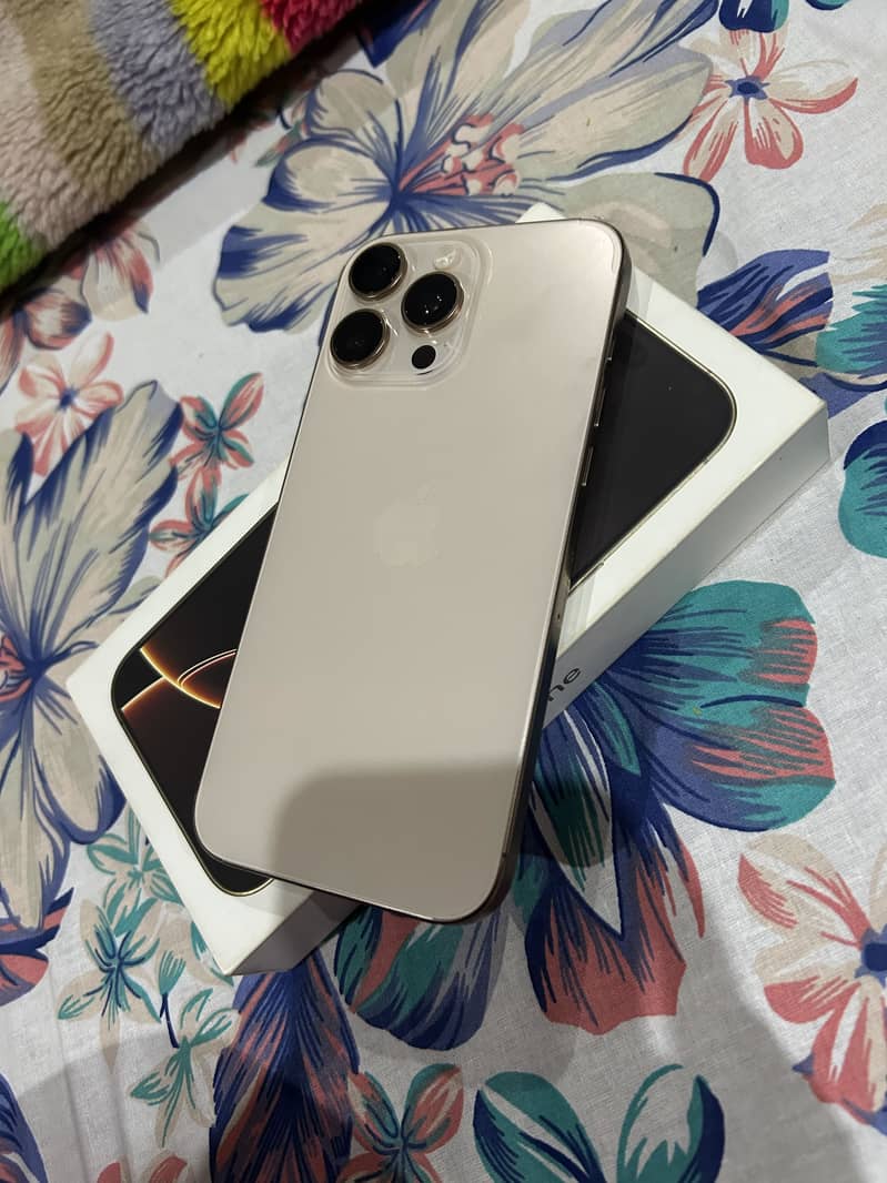 Apple iPhone 16 Pro Max 0