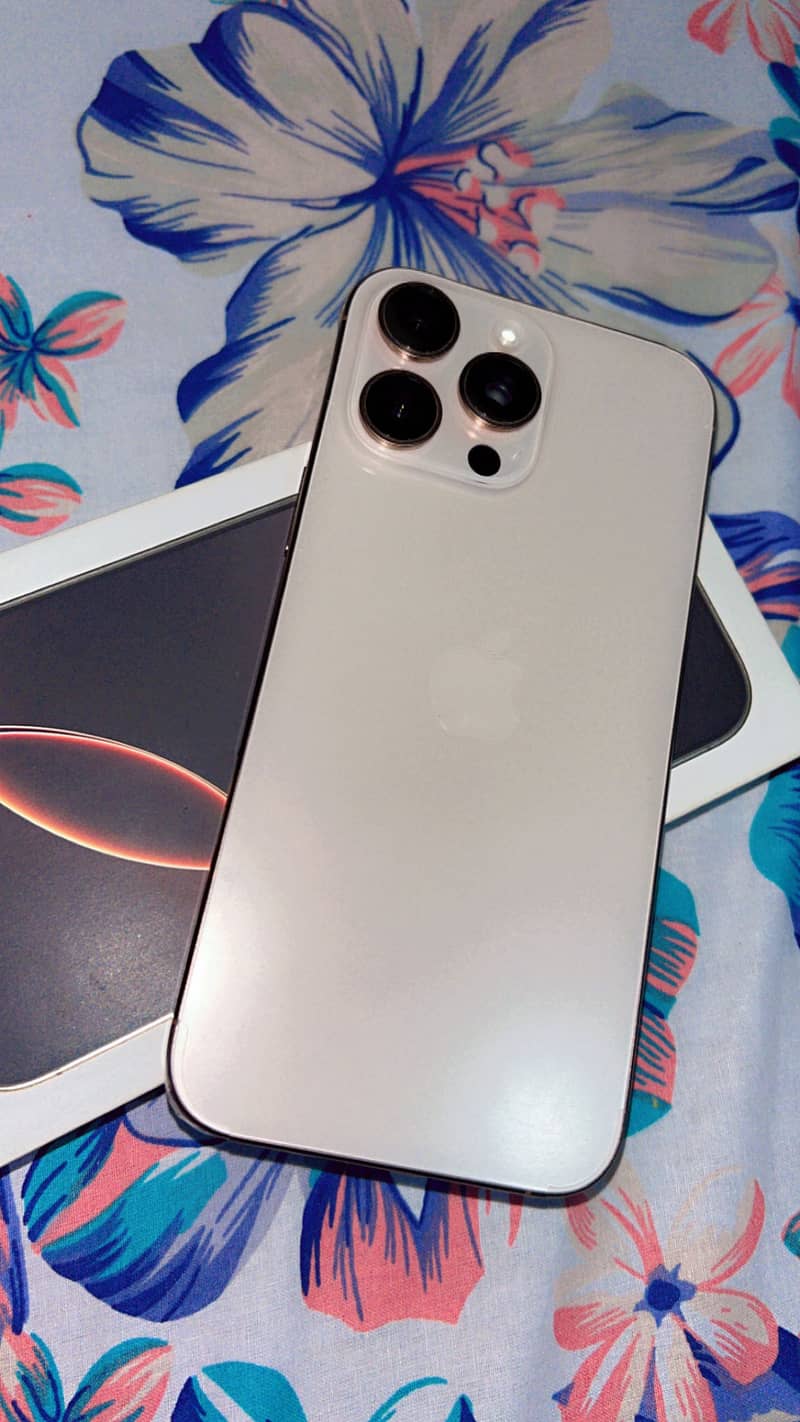 Apple iPhone 16 Pro Max 1