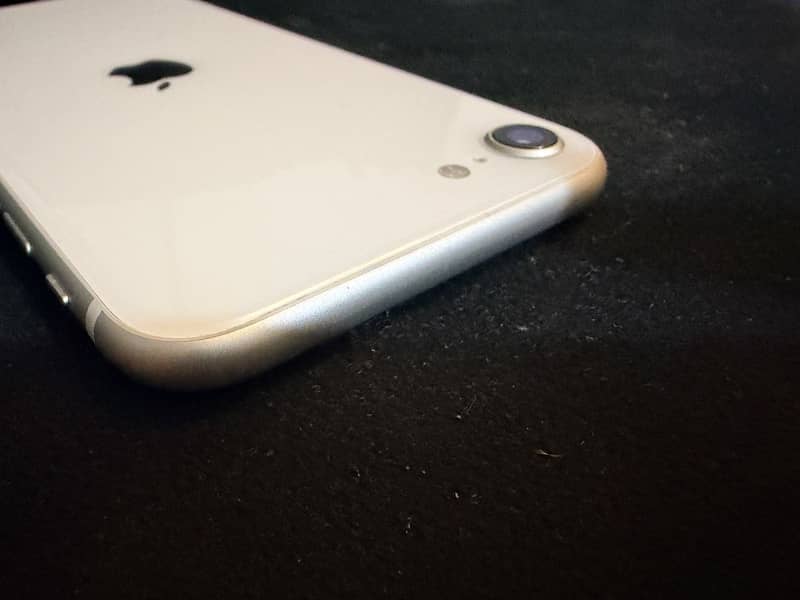 Apple iPhone SE 0
