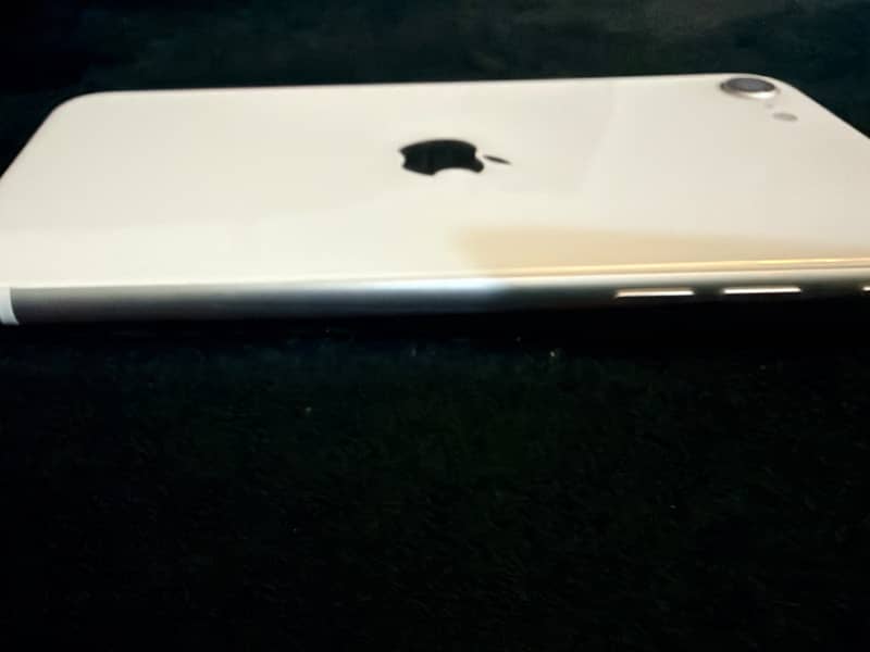 Apple iPhone SE 3