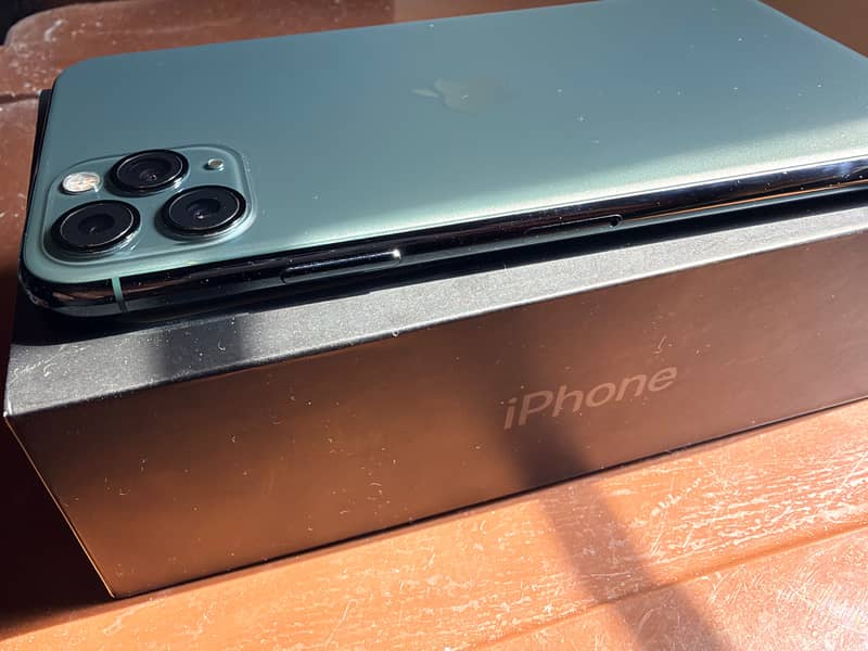 Apple iPhone 11 Pro Max 0
