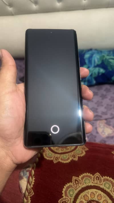 Vivo V30