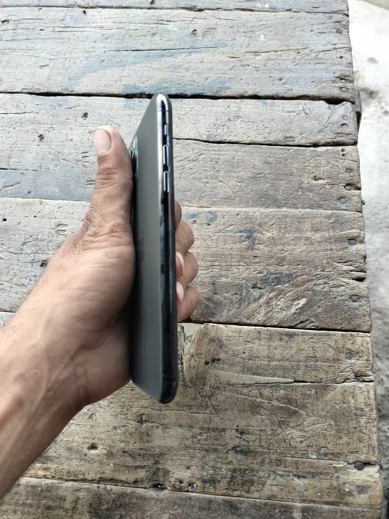 Apple iPhone 11 2