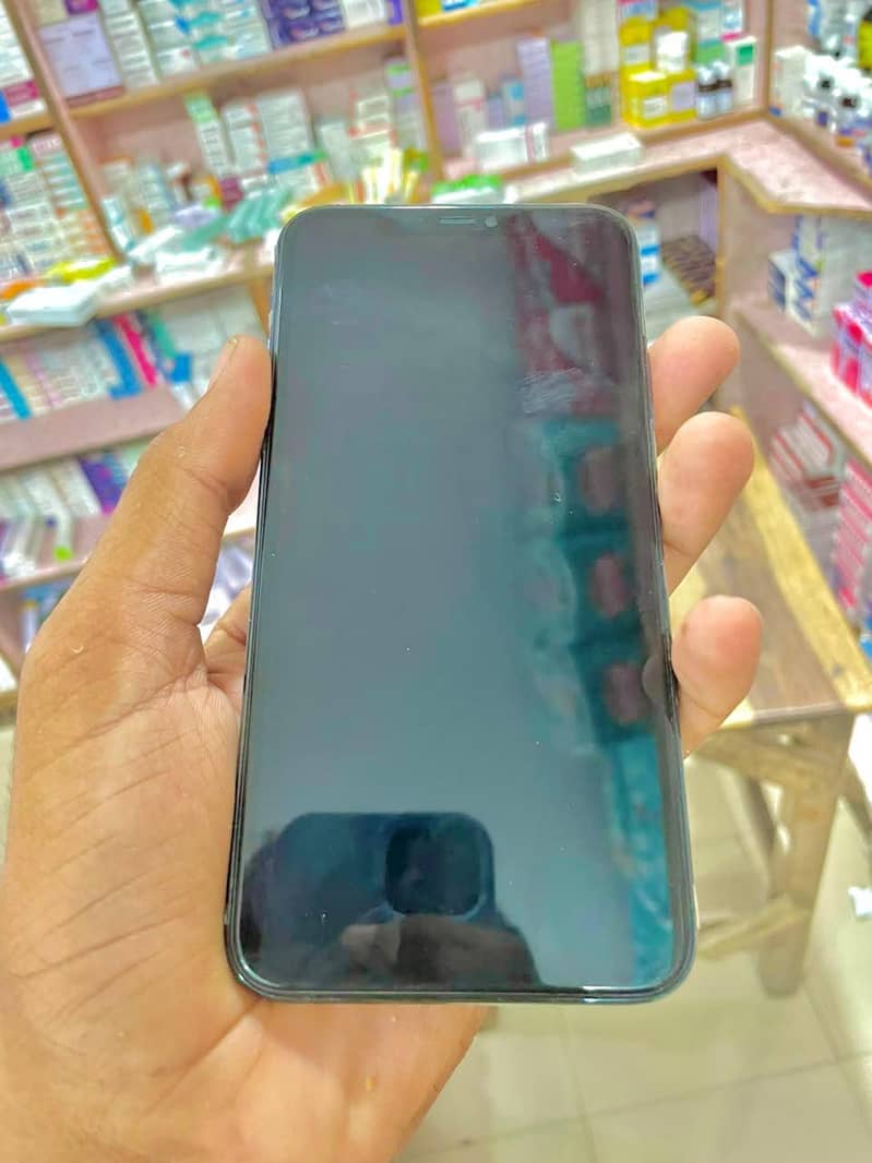 Apple iPhone 11 Pro Max 8