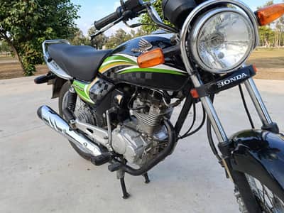 Honda 125 Deluxe 2015 Model | Clean Condition | All Documents Clear