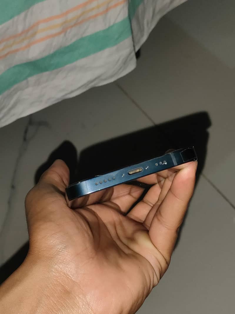 Apple iPhone 13 1