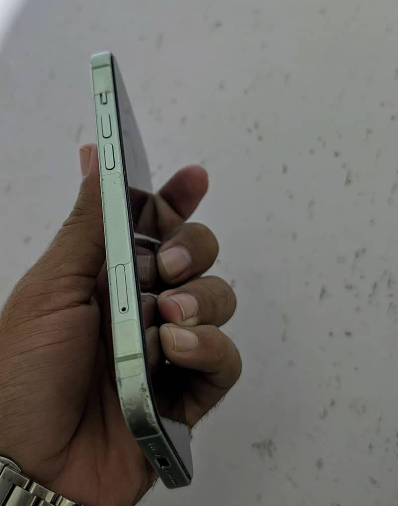 Apple iPhone 15 9