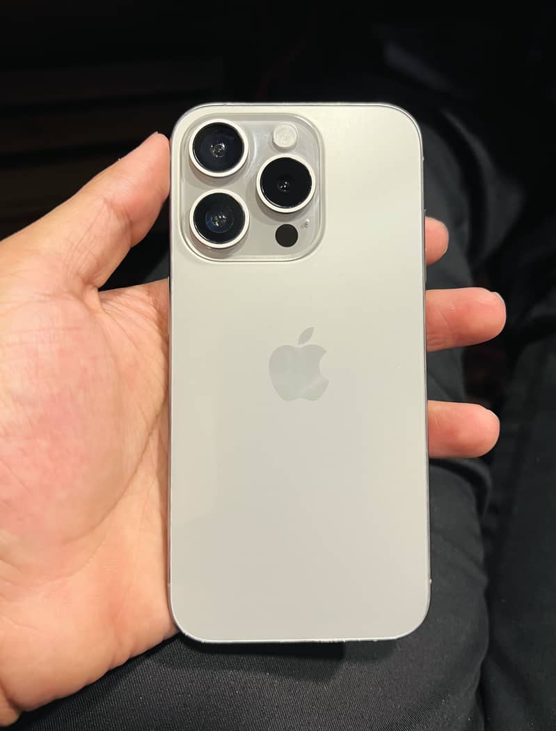 Apple iPhone 15 Pro 1