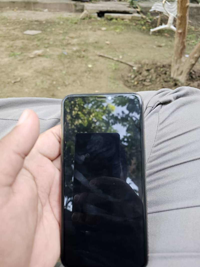 Apple iPhone 11 Pro Max 1