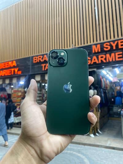Apple iPhone 13