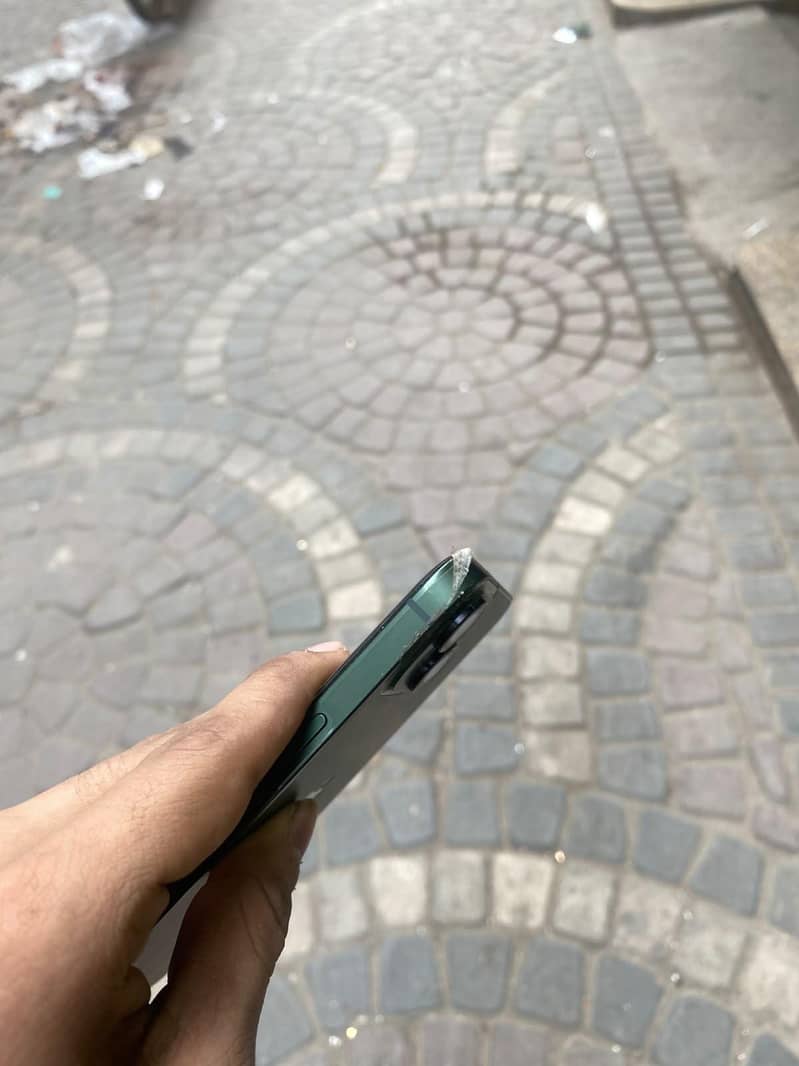 Apple iPhone 13 1