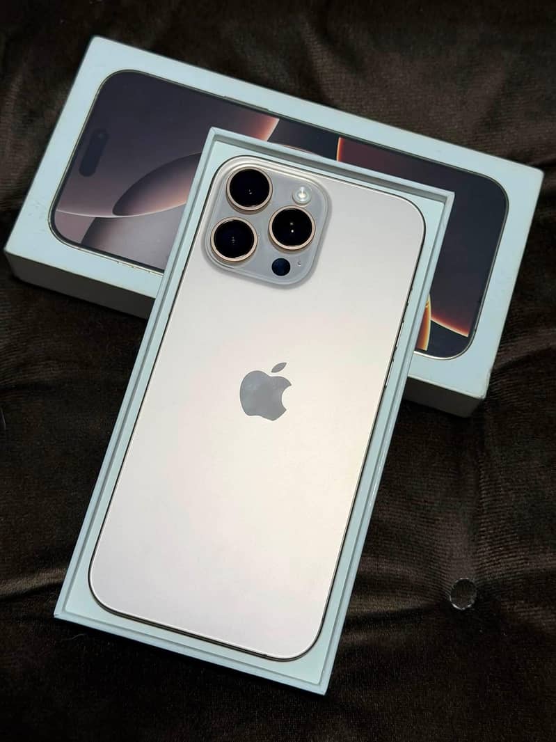 Apple iPhone 16 Pro Max 0