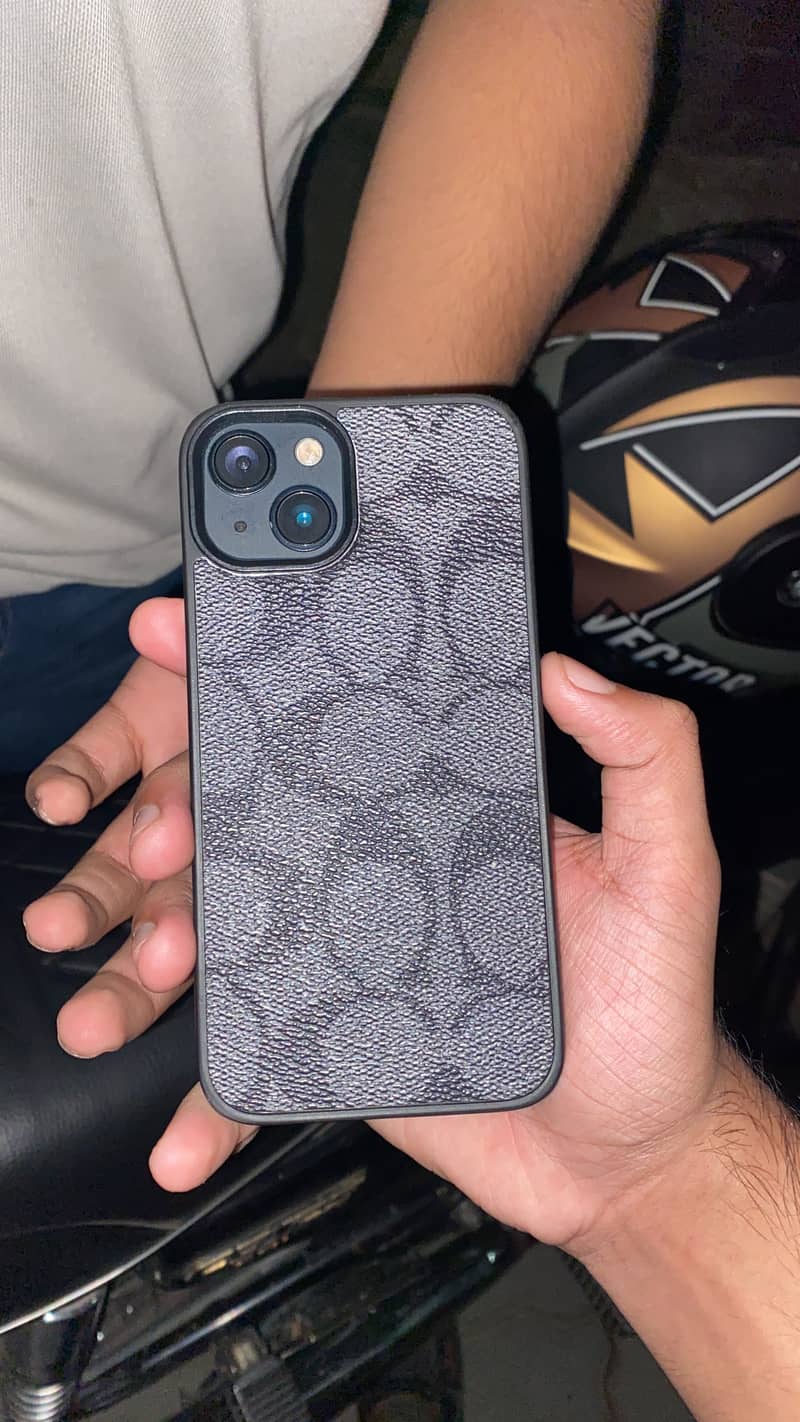 Apple iPhone 13 0