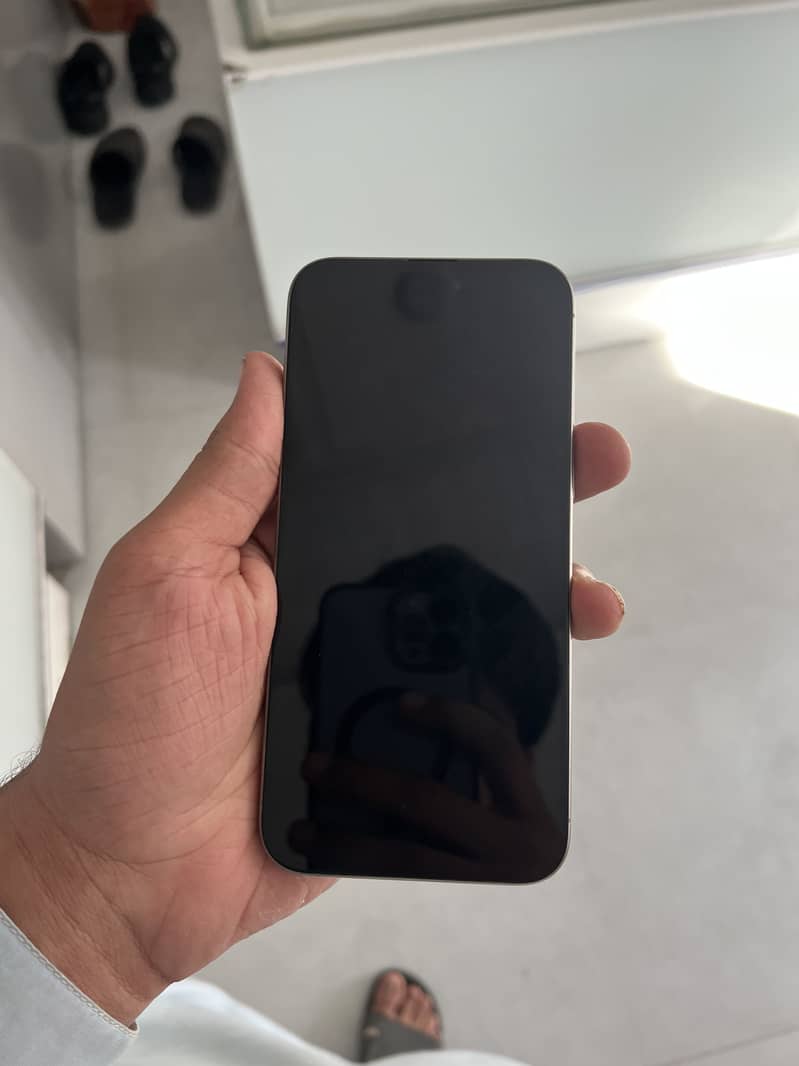 Apple iPhone 15 Pro Max 4