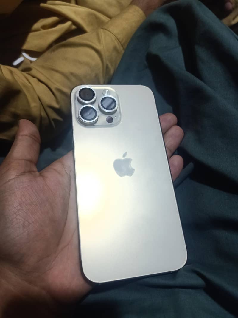 Apple iPhone 14 Pro Max 0