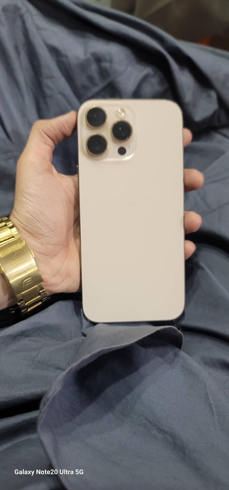 Apple iPhone 16 Pro Max 1