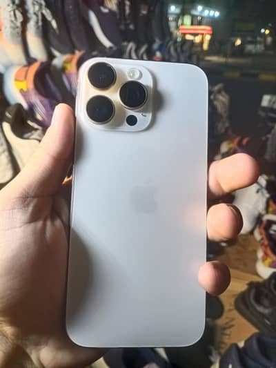 Apple iPhone 16 Pro Max J. V