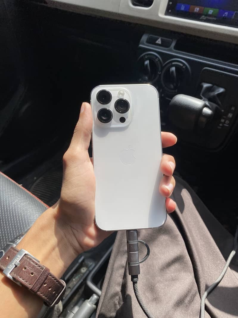 Apple iPhone 14 Pro 0