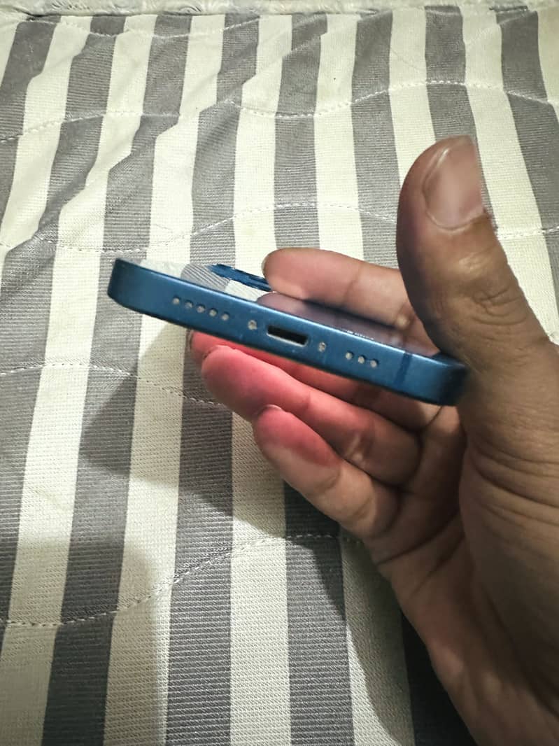 Apple iPhone 13 1