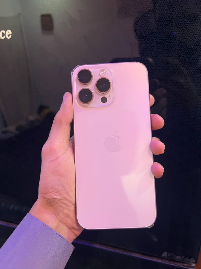 Apple iPhone 16 Pro Max 0