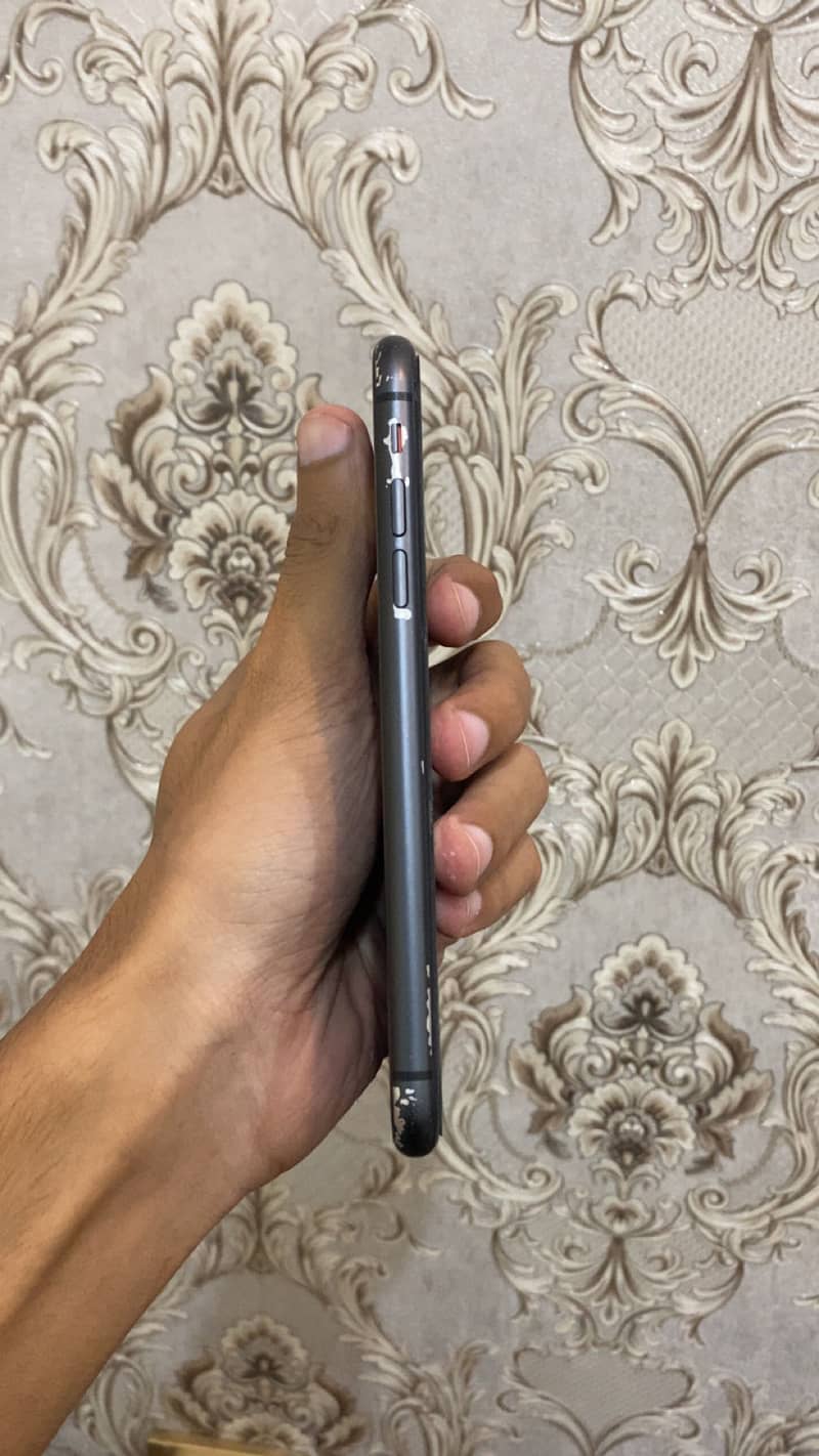 Apple iPhone 11 6