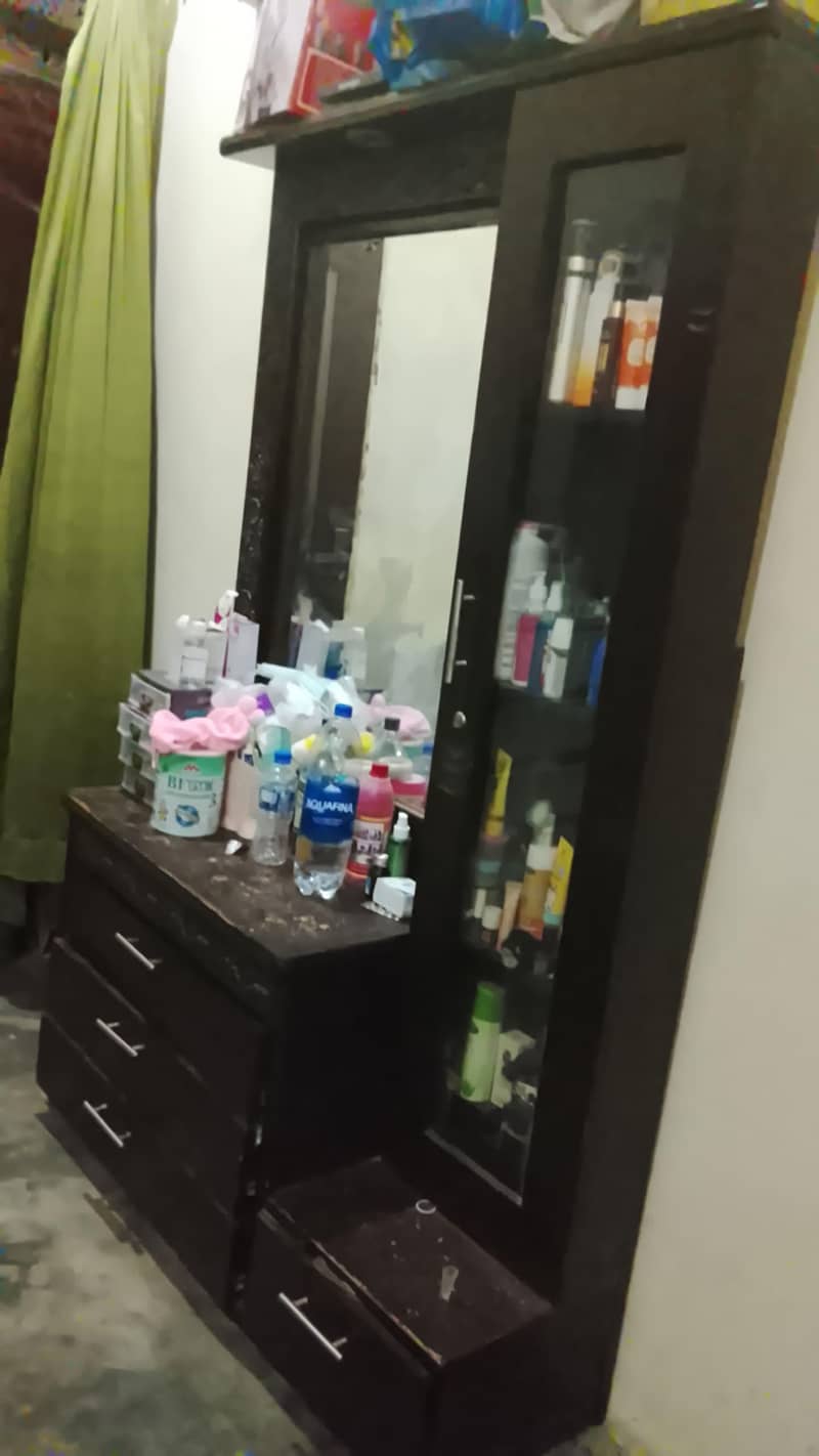 dressing table 0