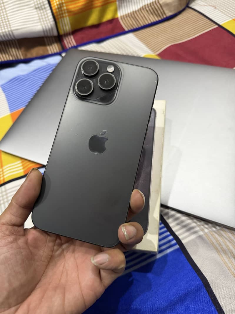 Apple iPhone 15 Pro Max 0