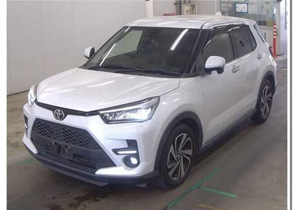 Toyota Raize Z 2021 4.5 grade pearl white 2 31000 kms