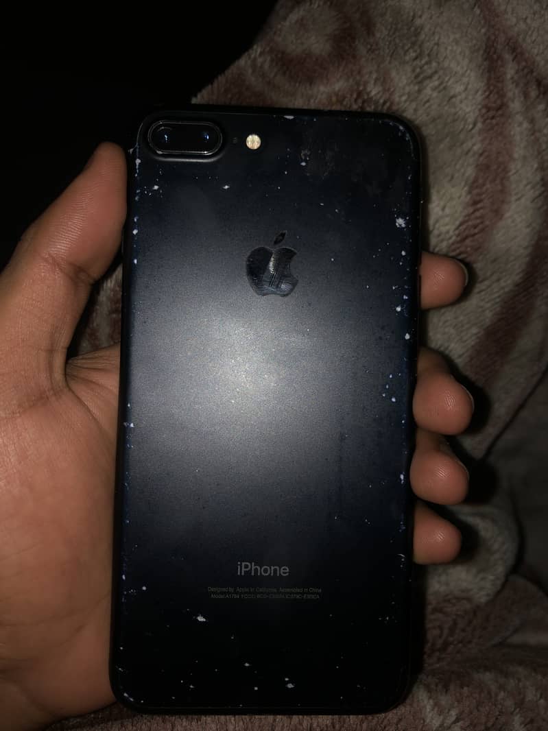 Apple iPhone 7 Plus 1