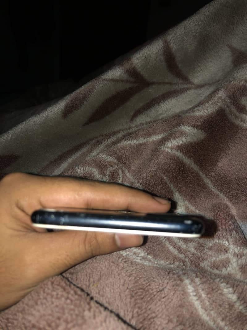 Apple iPhone 7 Plus 3