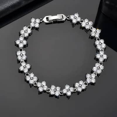 colour full and chamming bracelet