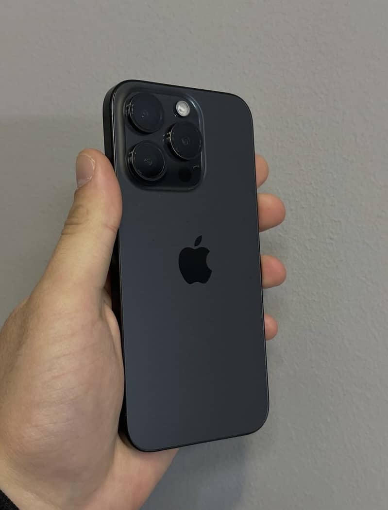 Apple iPhone 15 Pro 1