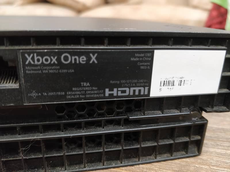 XBOX ONE X 6