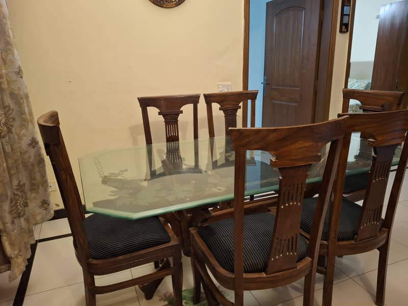 Dining Table with 6 chairs 1